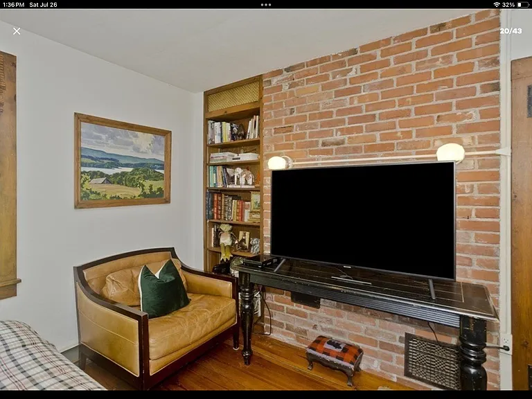 1049 Upper Church St — Photo 14