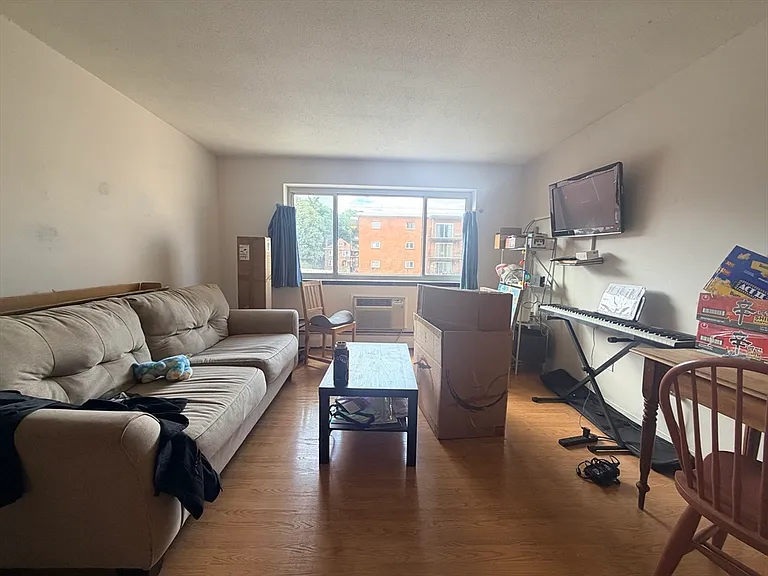 239 Kelton St #44 — Photo 4