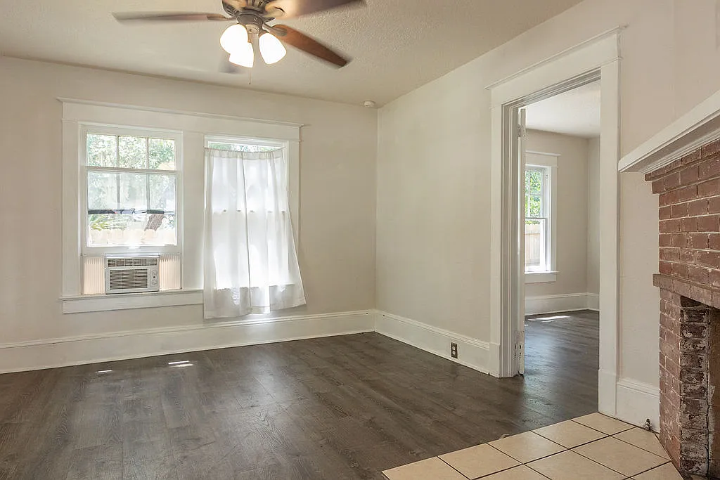 118 South Garfield Avenue - 1 — Photo 4
