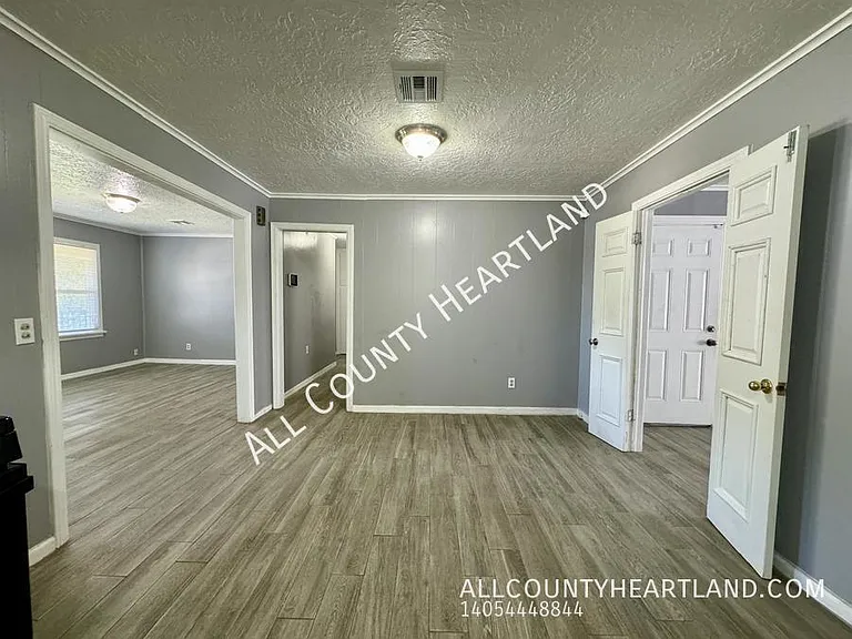 3328 NW 29th St — Photo 6