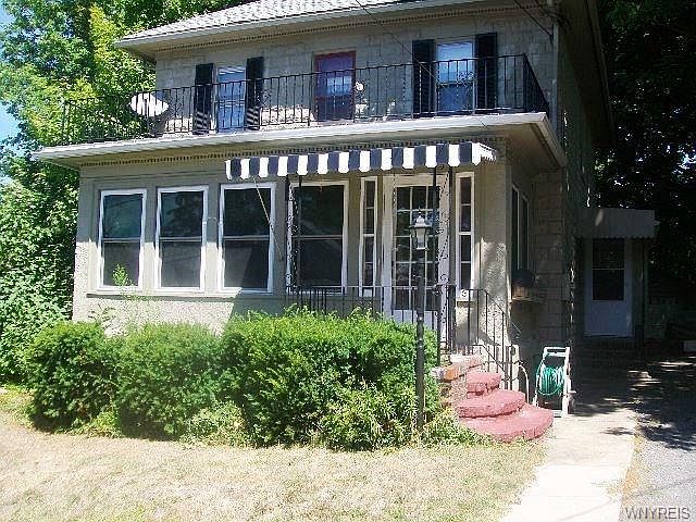 1st image of 8 Knight St