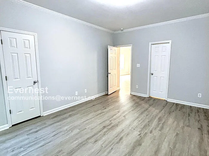 295 Sterling St SE — Photo 8