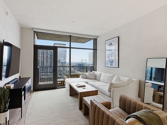4th image of 1212 Demonbreun St #1503