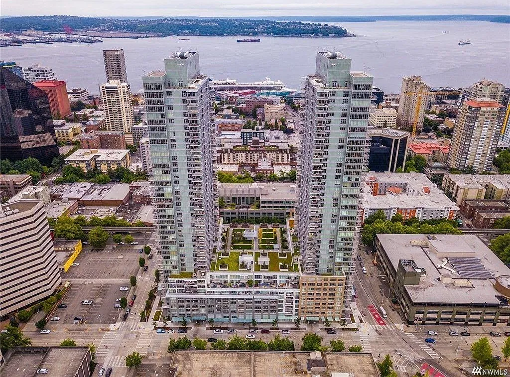 1 bed, 882 sqft, $2,975 — Photo 1
