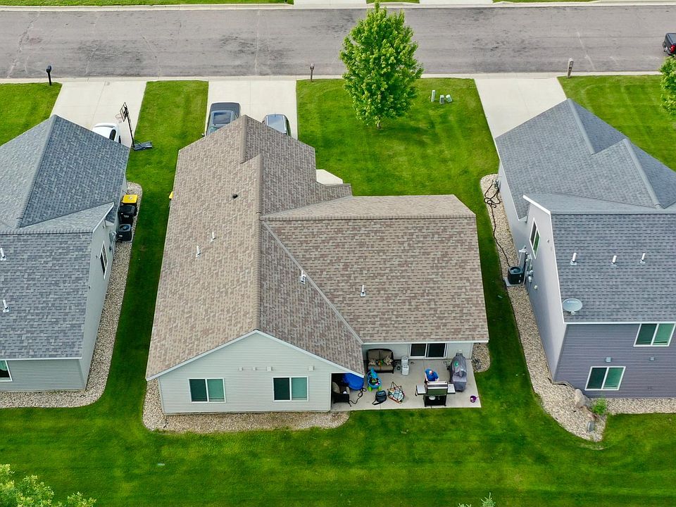 2nd image of 1633 18th Ave NW