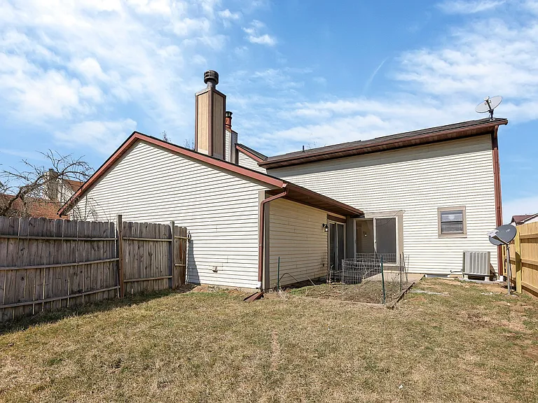 1747 Hightower Dr — Photo 28