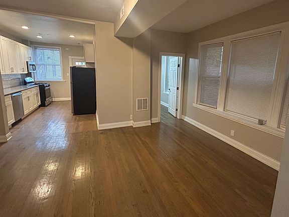 2nd image of 5311 S Ellis Ave #1