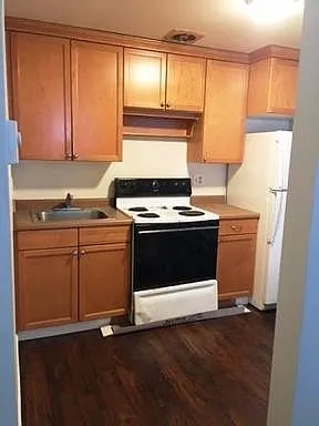 1700 NE Wells Acres Rd #7 — Photo 3