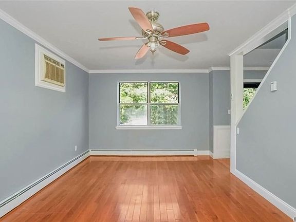 5th image of 96 Brushwood Dr