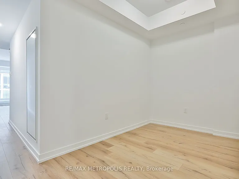 1195 The Queensway #412 — Photo 5