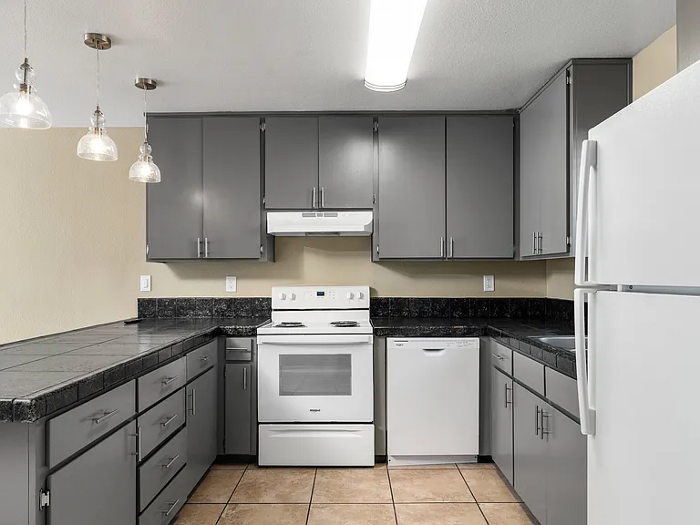 Cedar Park Apartments — Photo 16