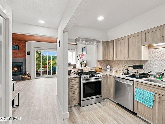 5th image of 1072 E Westpoint Dr APT 5