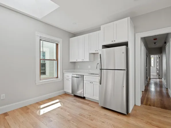19 Taft St Floor 3, Dorchester, MA 02125