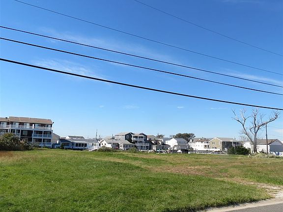 5th image of 600 W 26th Ave