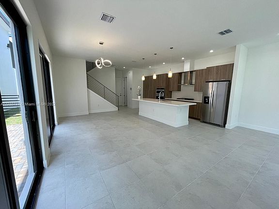 5th image of 4377 NW 81st Ave #0
