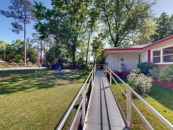 4th image of 200 Pinecrest Dr