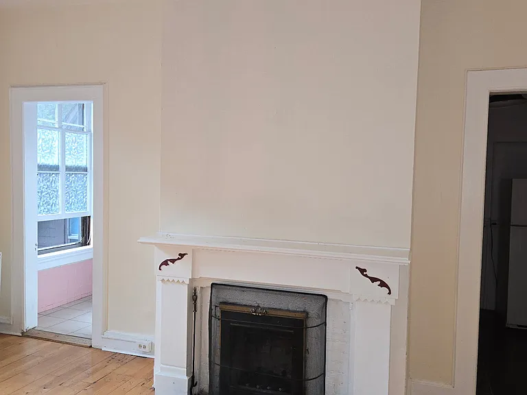 1076 Forest Rd #4 — Photo 9