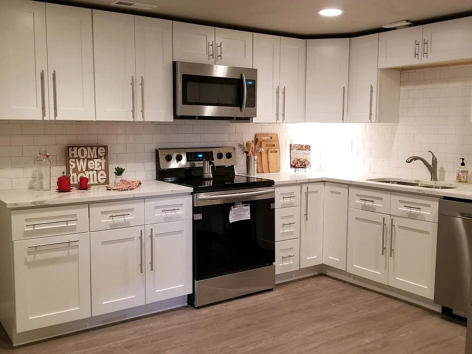 8917 McCoy Pl — Photo 1