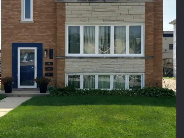 8435 W Berwyn Ave APT 2, Chicago, IL 60656