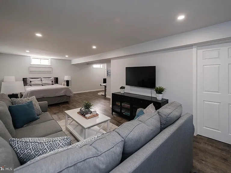 2640 Grandview Blvd — Photo 61