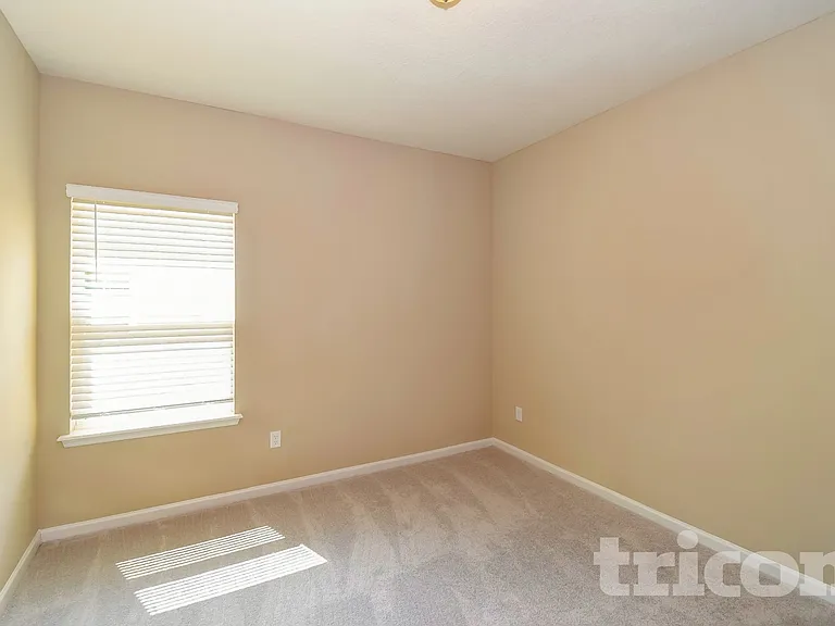 10328 Pavnes Creek Dr — Photo 8