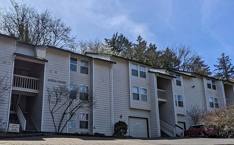 Building Photo 3