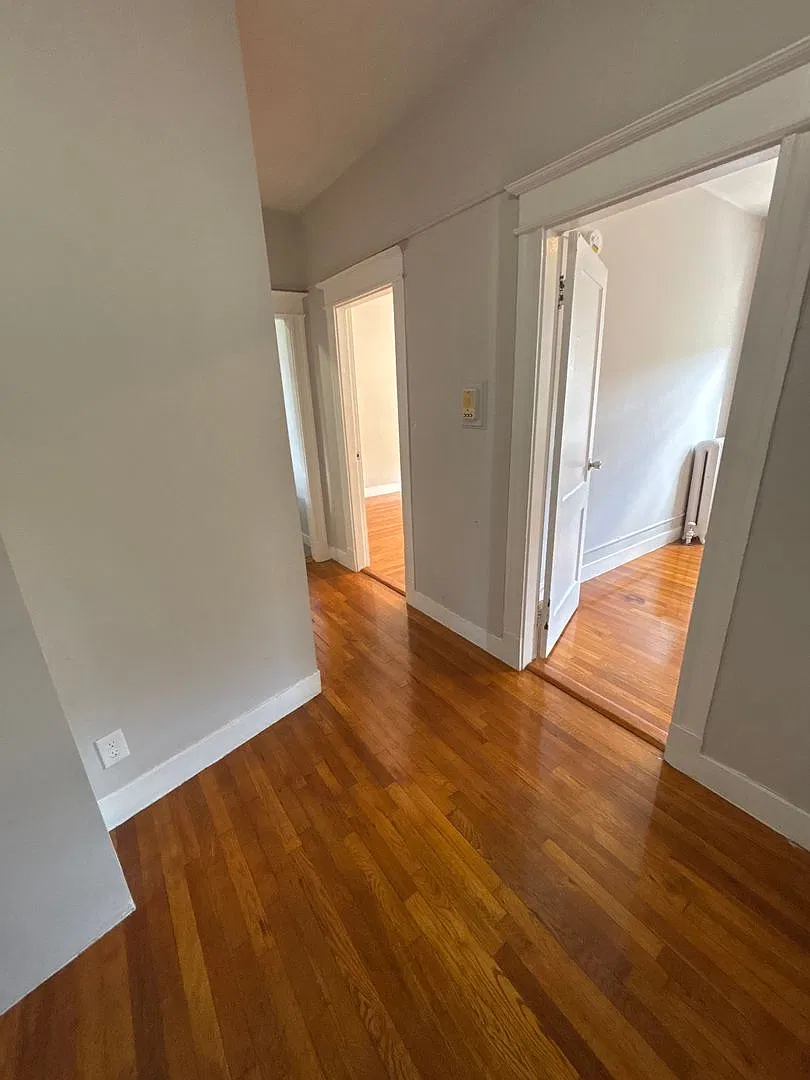 Bright 1-Bedroom In Brighton | Modern Kitchen + Heat & Hot Water Included — Photo 2
