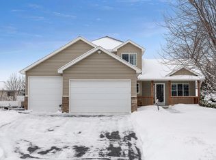 2102 Meadow Dr, Buffalo, MN 55313