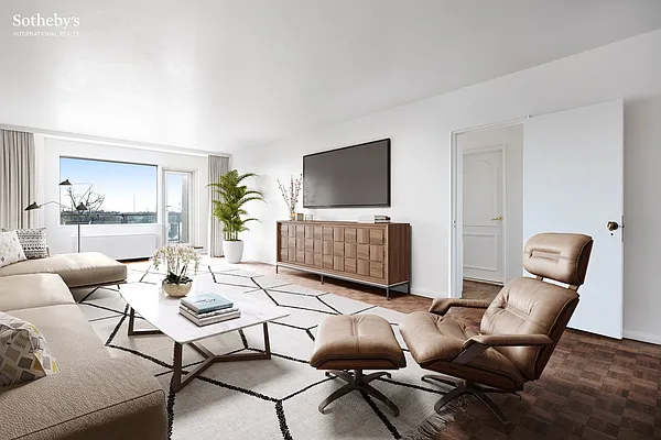 Sold by Sotheby's International Realty | media 16