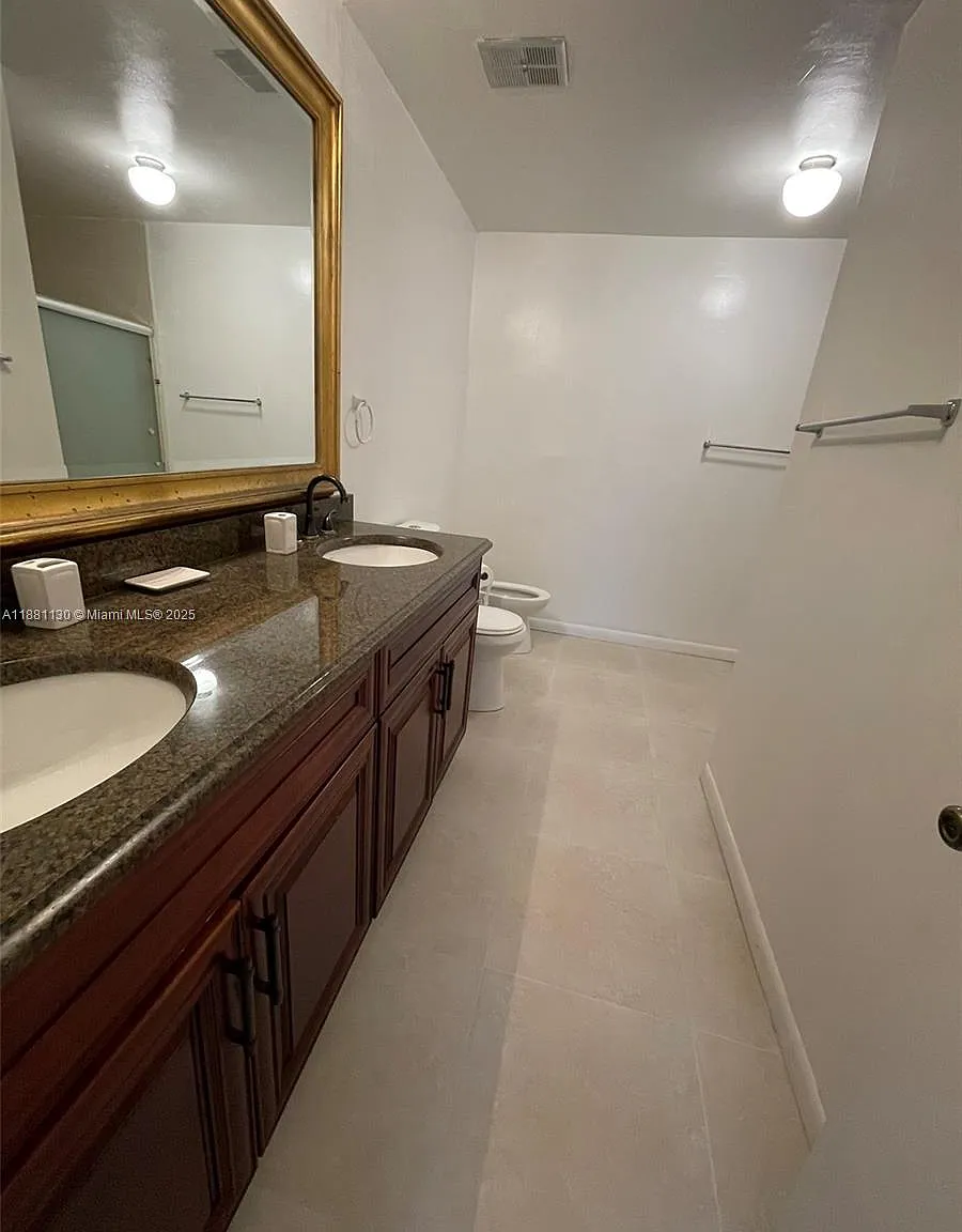 3 bed, 1450 sqft, $3,300 — Photo 4