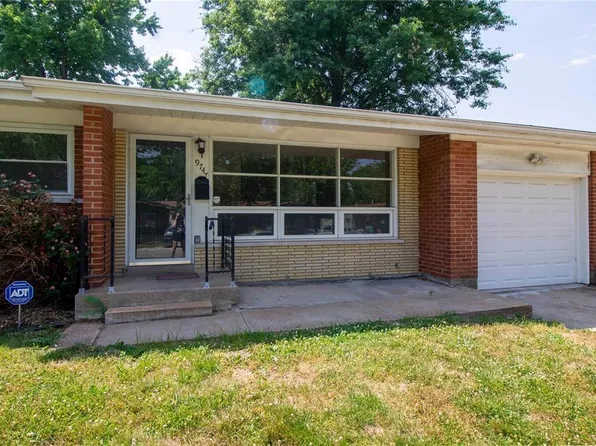 9747 Venice Dr, Saint Louis, MO 63136