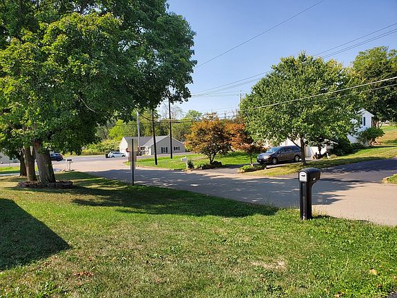 2nd image of 104 Hilton Dr