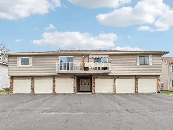 3276 Greenbrier St, Vadnais Heights, MN 55127