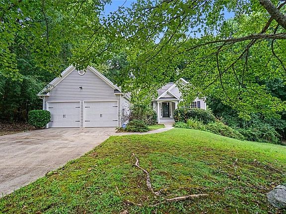 3rd image of 245 London Ln