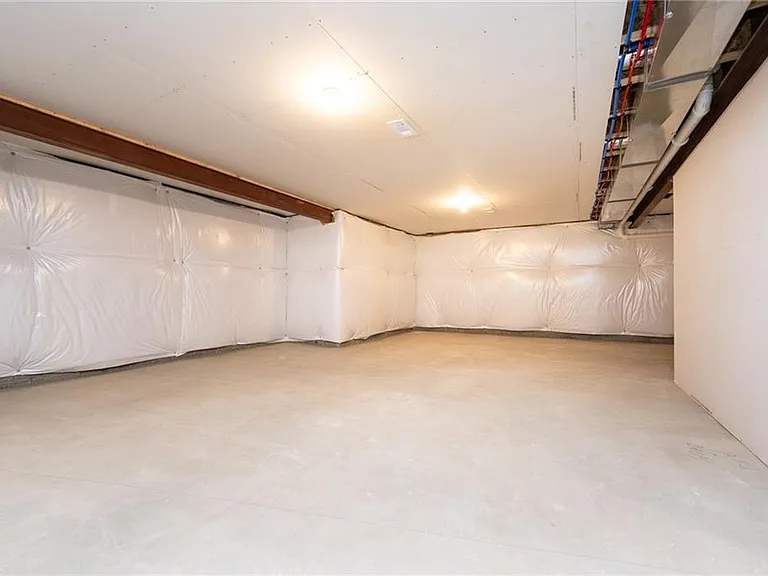 98 Brewster Dr — Photo 30