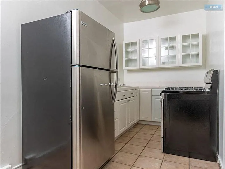 Gailmore Apartments — Photo 8