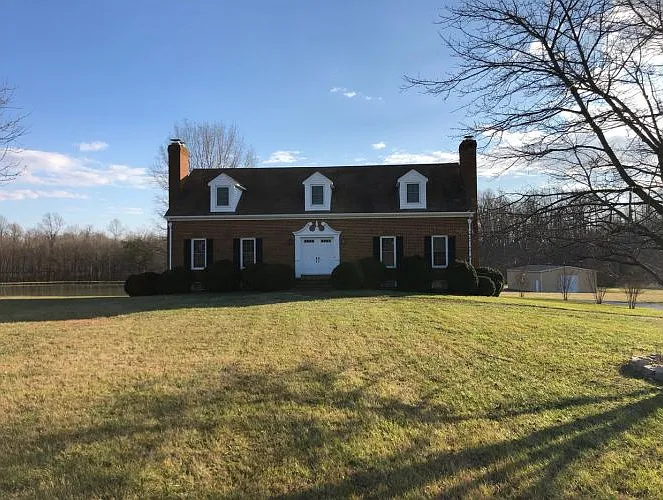 4 bed, 2250 sqft, $2,300 — Photo 1