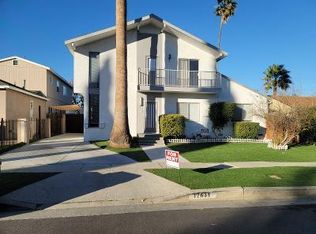 17631 Collins St, Encino, CA 91316