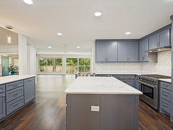 5th image of 805 Crowley Rd