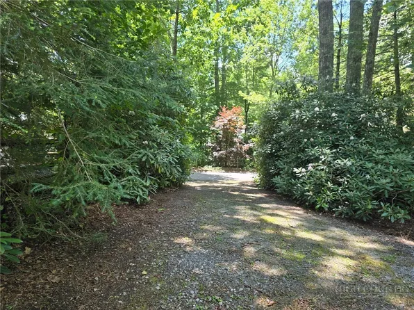 449 Windridge Road, Newland, NC 28657