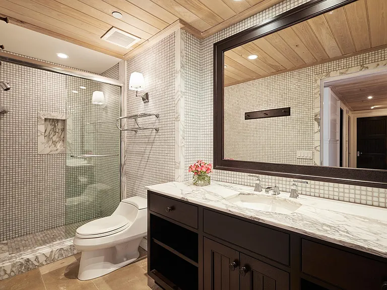 31 Bay Dr — Photo 36
