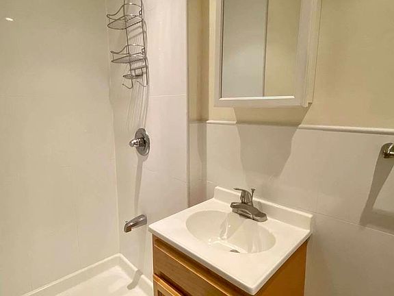 5th image of 235 W 18th St #2EF