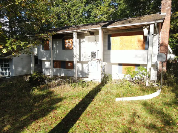 13 Willow Lane, East Lyme, CT 06333