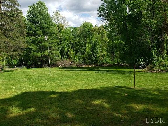 4th image of 550 Pine Dr