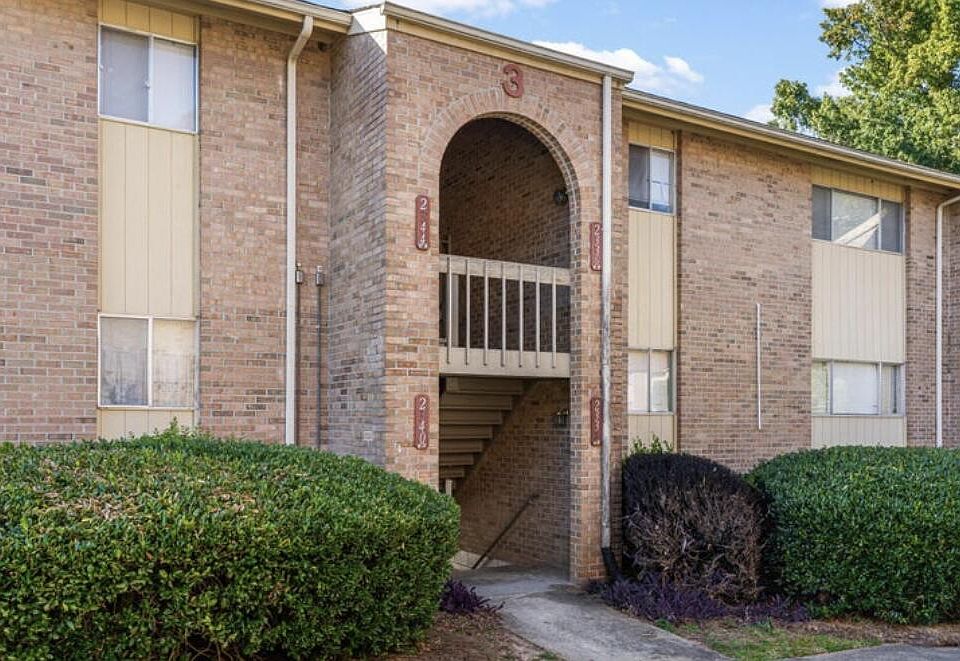 1st image of 2336 Northview Dr #3C