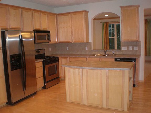 5th image of 11296 Baltimore St NE