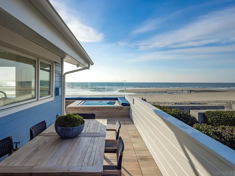 2050 Ocean Front — Photo 23