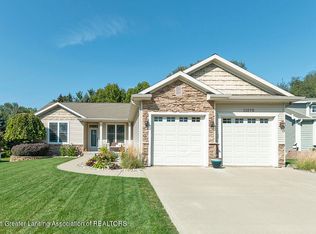 11270 Autumn Meadows Dr, Dewitt, MI 48820