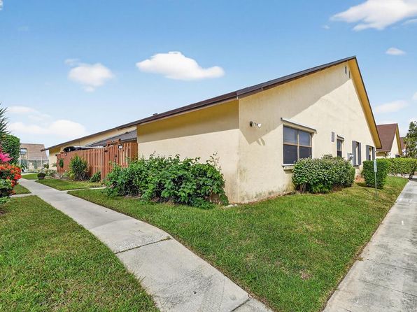 484 Springdale Cir #48D