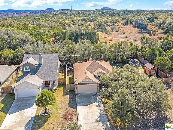 5th image of 37 Wood Glen Dr
